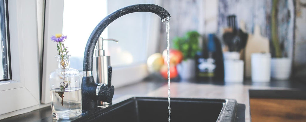 Come si filtrano i PFAS dall'acqua potabile?